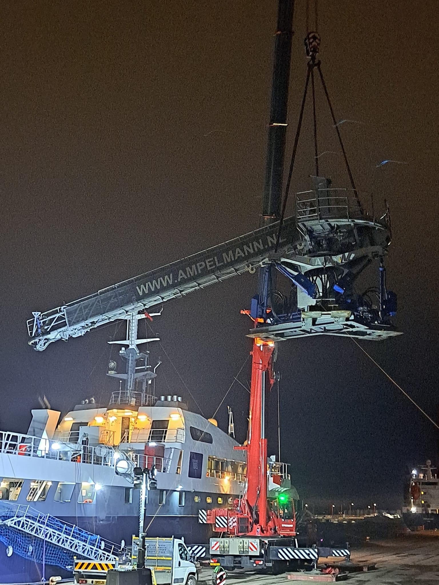 GMK5250L crane Avonmouth Docks at night