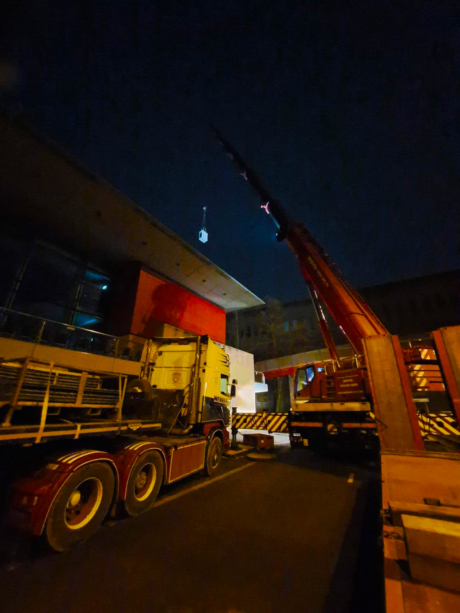 A Late night crane lift at Boots The Chemist in Basingstoke Sparrow