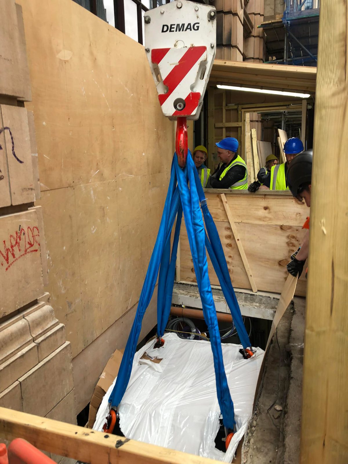 crane hire London Newman St