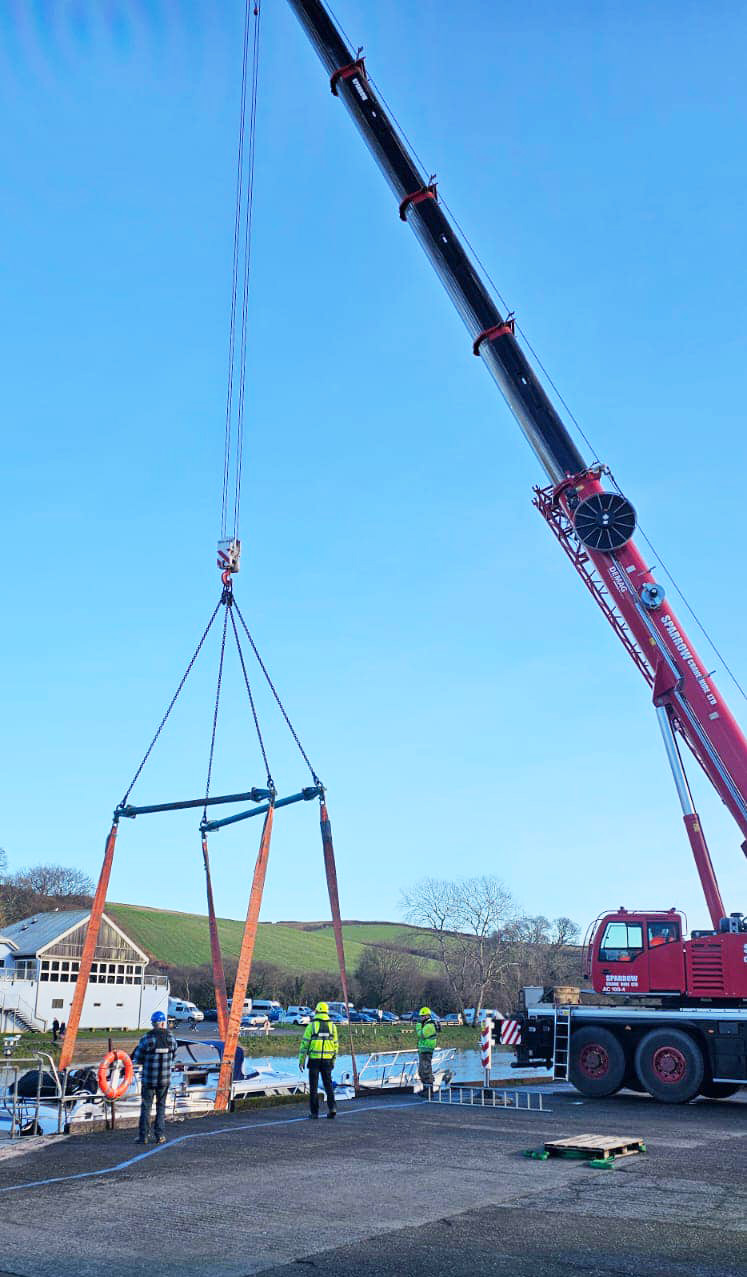yacht crane hire