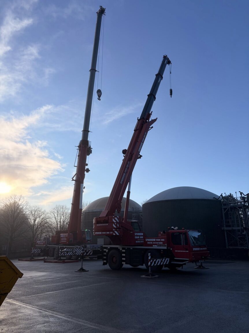 Liebherr LTM 1300-6.3 in Warminster