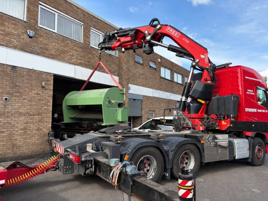 Fassi Hiab unloading in Bristol