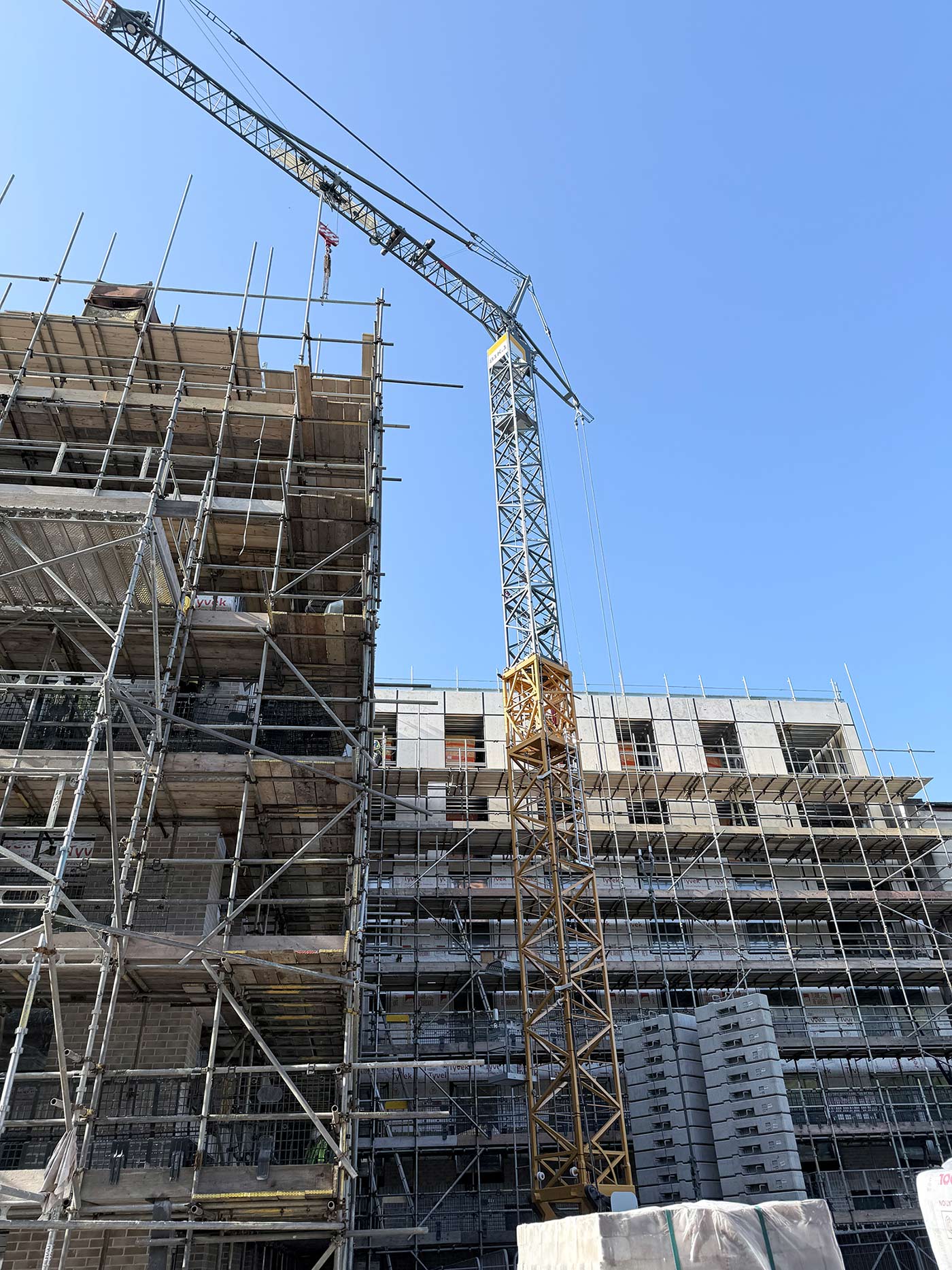 Liebherr 81k1 tower crane Glasgow accommodation