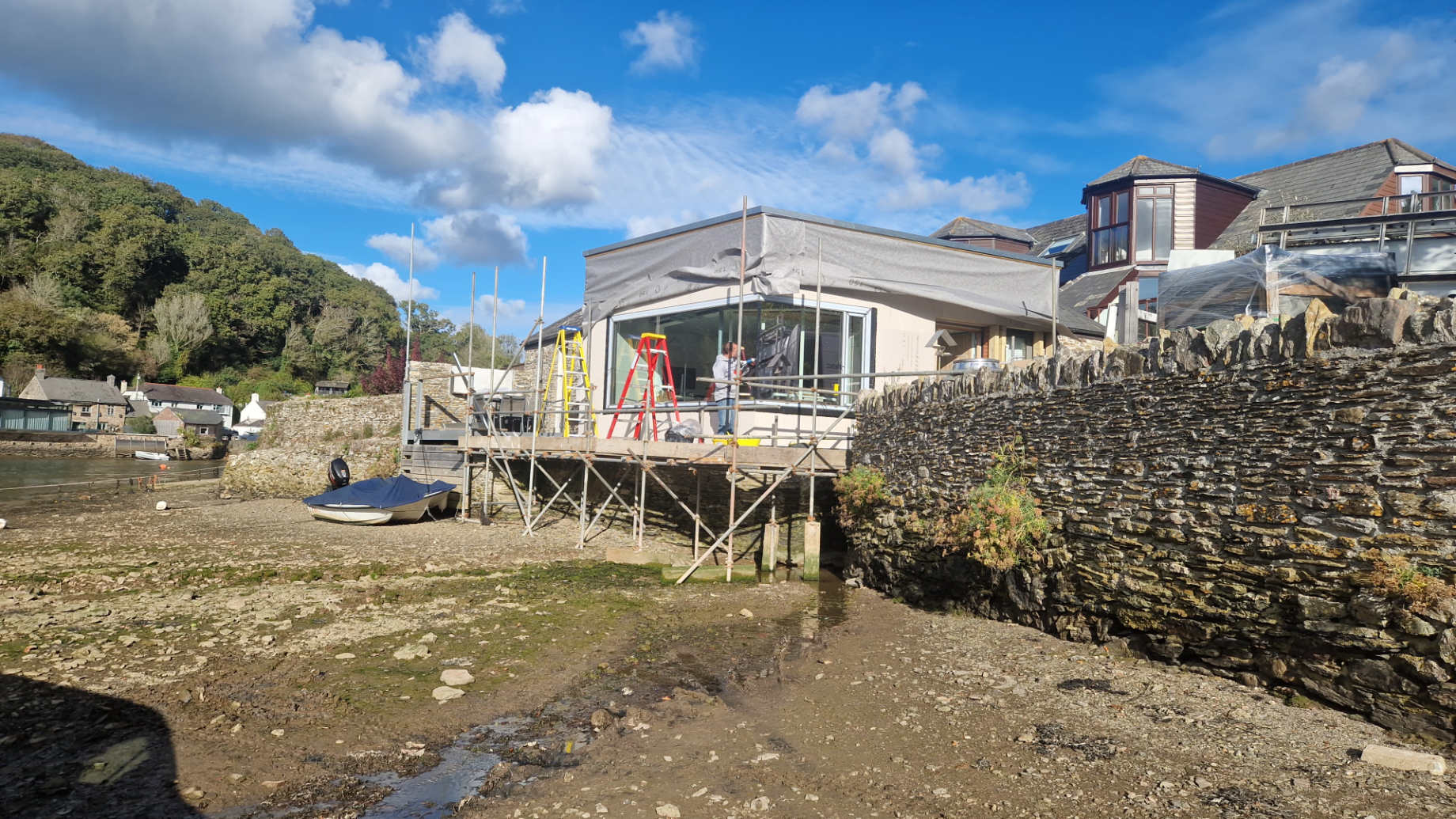 Noss Mayo Devon tidal glass installation